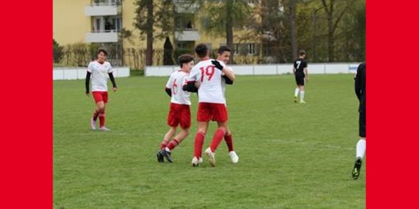 YLC Junioren: Harziger Heimsieg gegen Stäfa
