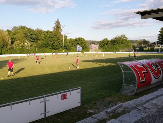 Der Ball rollt wieder