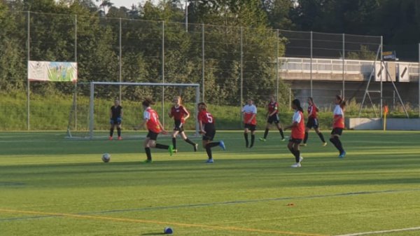 Juniorinnen C/9: Erster Saisonsieg